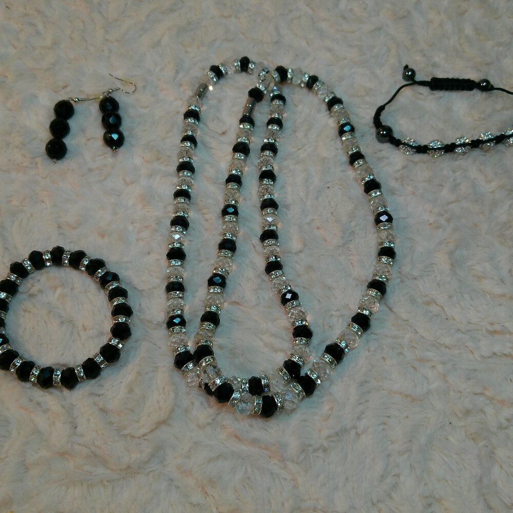 Beautiful Black & Clear Glass Beads & Rhinestone Necklace Set (418)